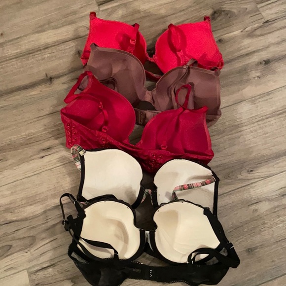 Victoria Secret Bras - Picture 2 of 2